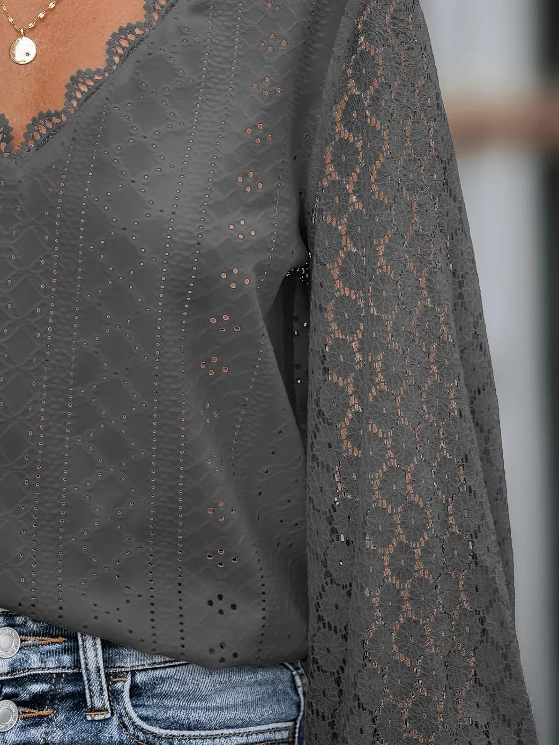 CUPSHE Long Sleeve Tops for Women Eyelet Scalloped Lace V Neck Blouse Casual Loose Fashion Shirts