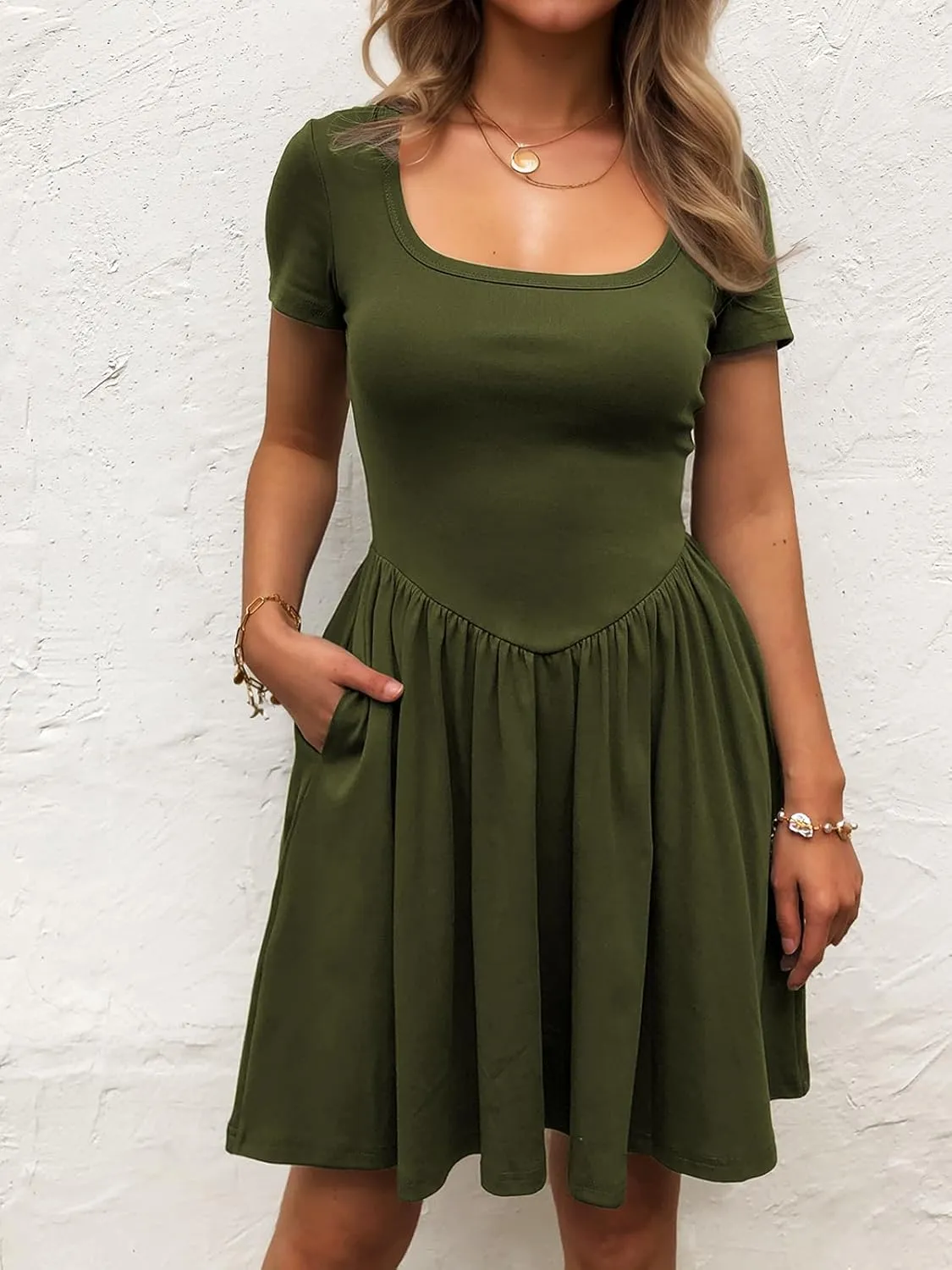 Women's Summer Casual Short Sleeve Mini Dress Square Neck A Line Pleated Swing Dresses Basic Short Dress with Pockets
